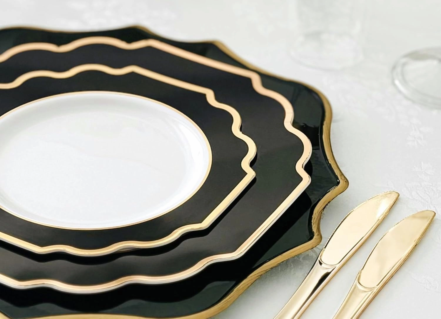 " OCCASIONS " 240 Plates Pack,(120 Guests) Heavyweight Wedding Party Disposable Plastic Plates Set -120 x 10.5'' Dinner   120 x 8'' Salad / Dessert (Imperial in Black & Gold)