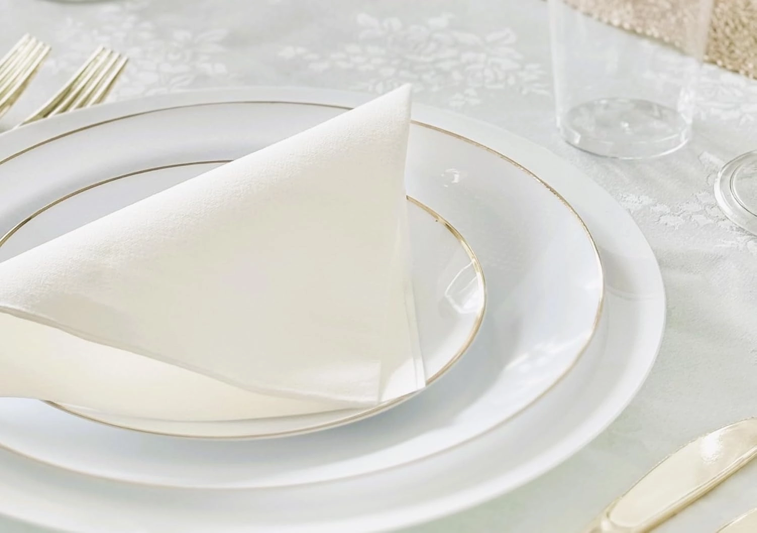 " OCCASIONS " 240 Plates Pack,(120 Guests) Premium Wedding Party Disposable Plastic Plates Set -120 x 10.25'' Dinner   120 x 7.5'' Salad/Dessert (Bali, White & Gold)