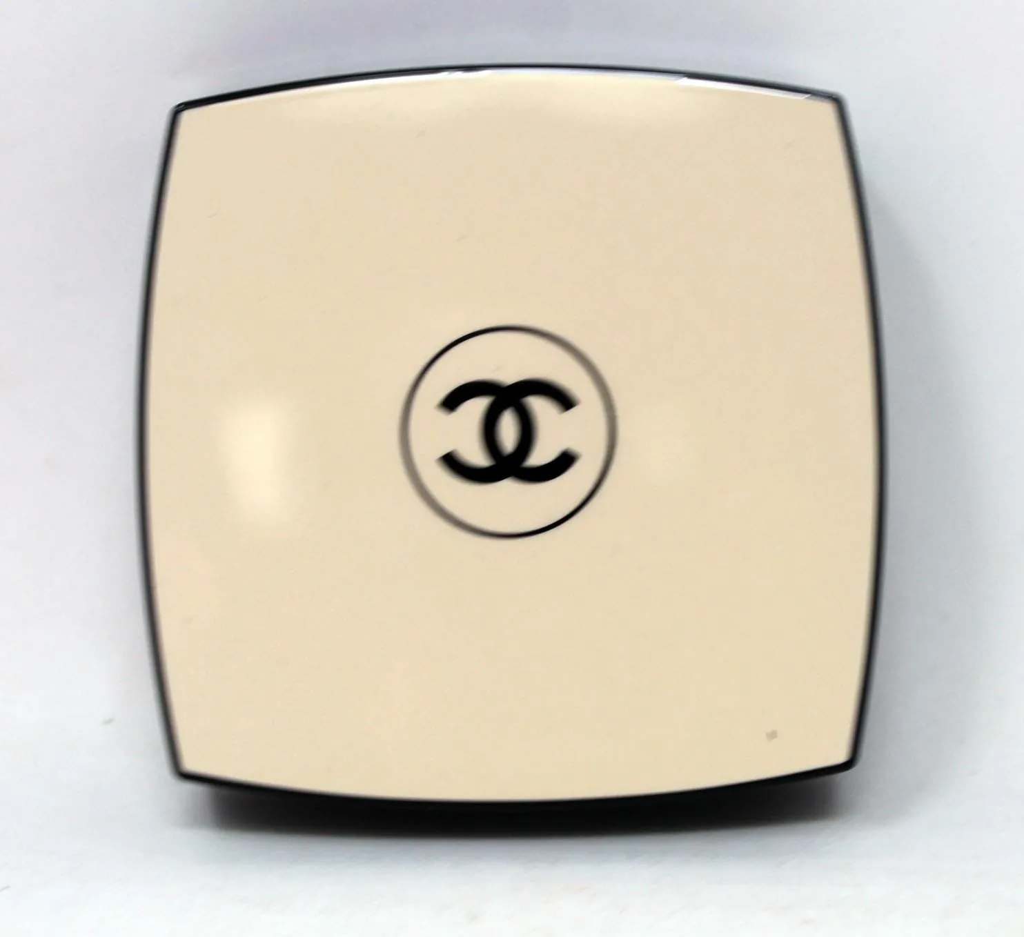 Chanel Les Beiges Healthy Glow Natural Eyeshadow Palette - Deep for Women - 0.16 oz Eye Shadow