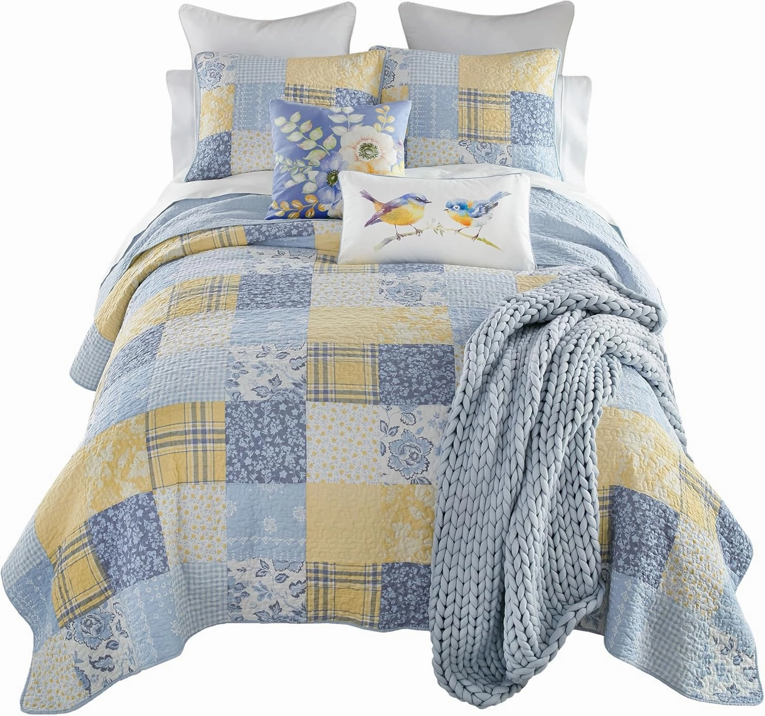 Donna Sharp Spring Flowers Summer Cotton Pieced Quilted Bedding Set - 3-Piece Queen Size Quilt Set - Includes 1 Quilt and 2 Pillow Shams - Machine Washable - Traditional Floral Design