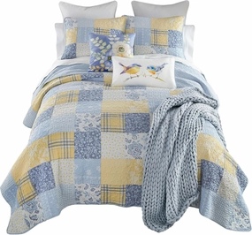 Donna Sharp Spring Flowers Summer Cotton Pieced Quilted Bedding Set - 3-Piece Queen Size Quilt Set - Includes 1 Quilt and 2 Pillow Shams - Machine Washable - Traditional Floral Design