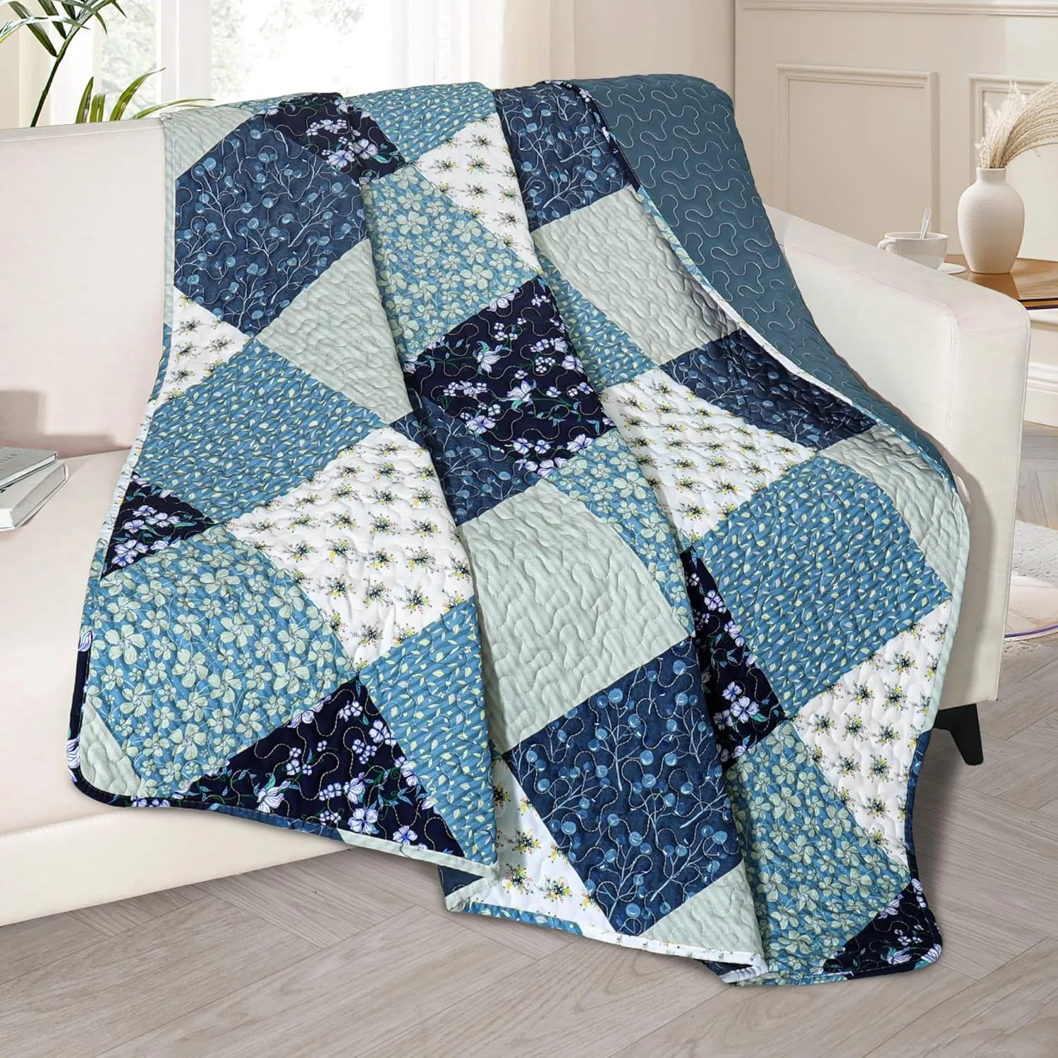 Exclusivo Mezcla Microfiber Boho Patchwork Pattern Quilted Throw Blanket for Bed/Couch/Sofa, Reversible Summer Versatile Lap Quilt Throws Soft and Lightweight (50"x 60", Blue)
