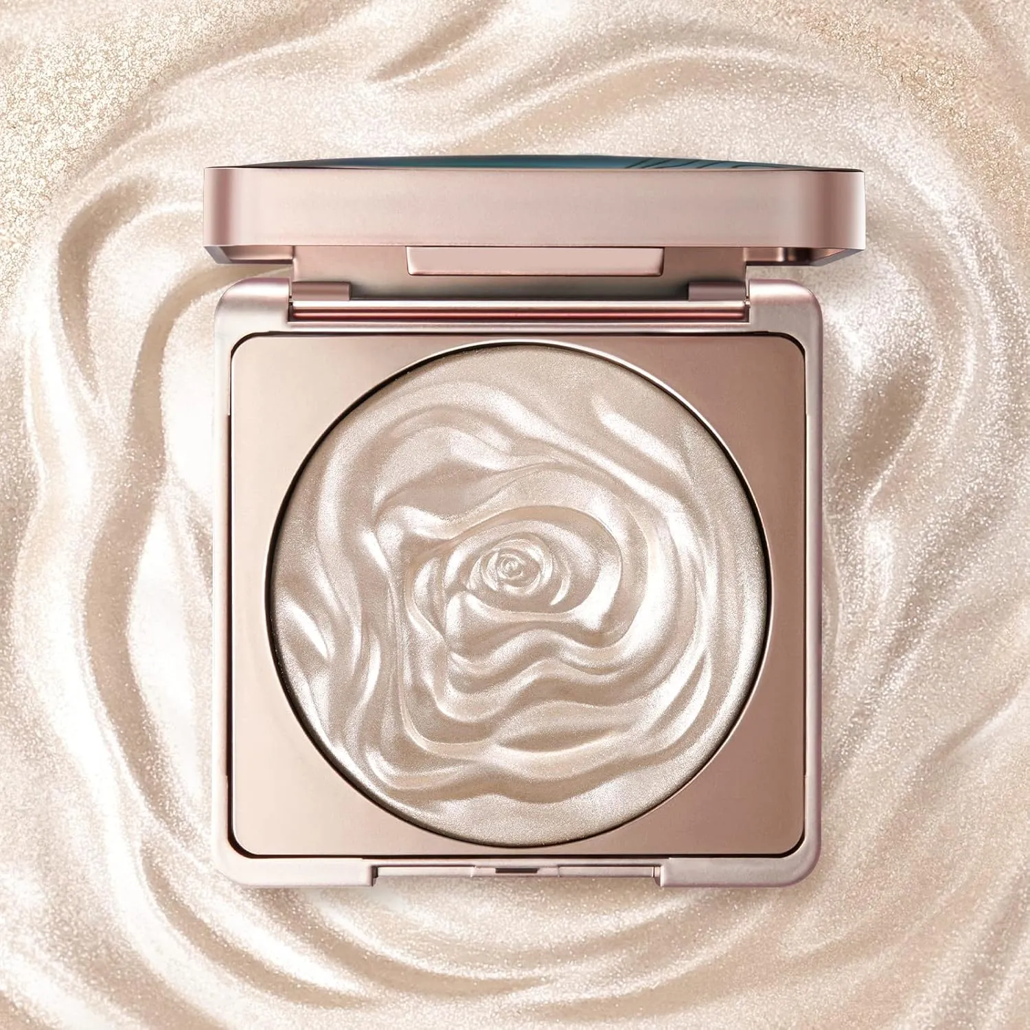 FLORASIS · Peach Blossom Carved Flower Pattern Highlighter 02 Chasing Fireflies: Shimmering Peachy Gold