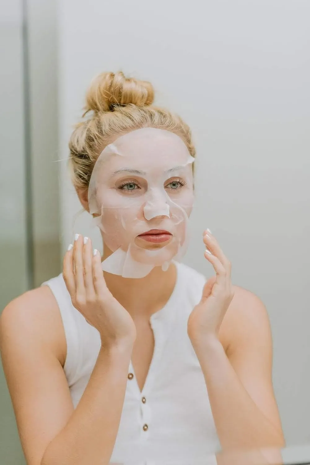 Karuna Skin - Brightening  Sheet Masks for Radiant Skin, Hydrating Face Mask Skin Care Essential, Face Mask with Grapefruit Seed & Rare Asian Plant Extracts Plus Salicylic Acid, 4 Sheets per Pack