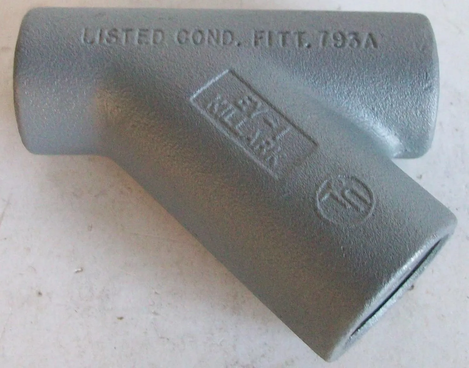Killark EY-1 Fitting, Sealing, 1/2", Copper-Free Aluminum, Female to Female, Vertical Conduit, Silver
