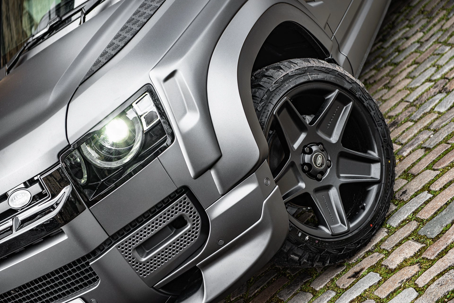 Land Rover Defender 110  Wide Body