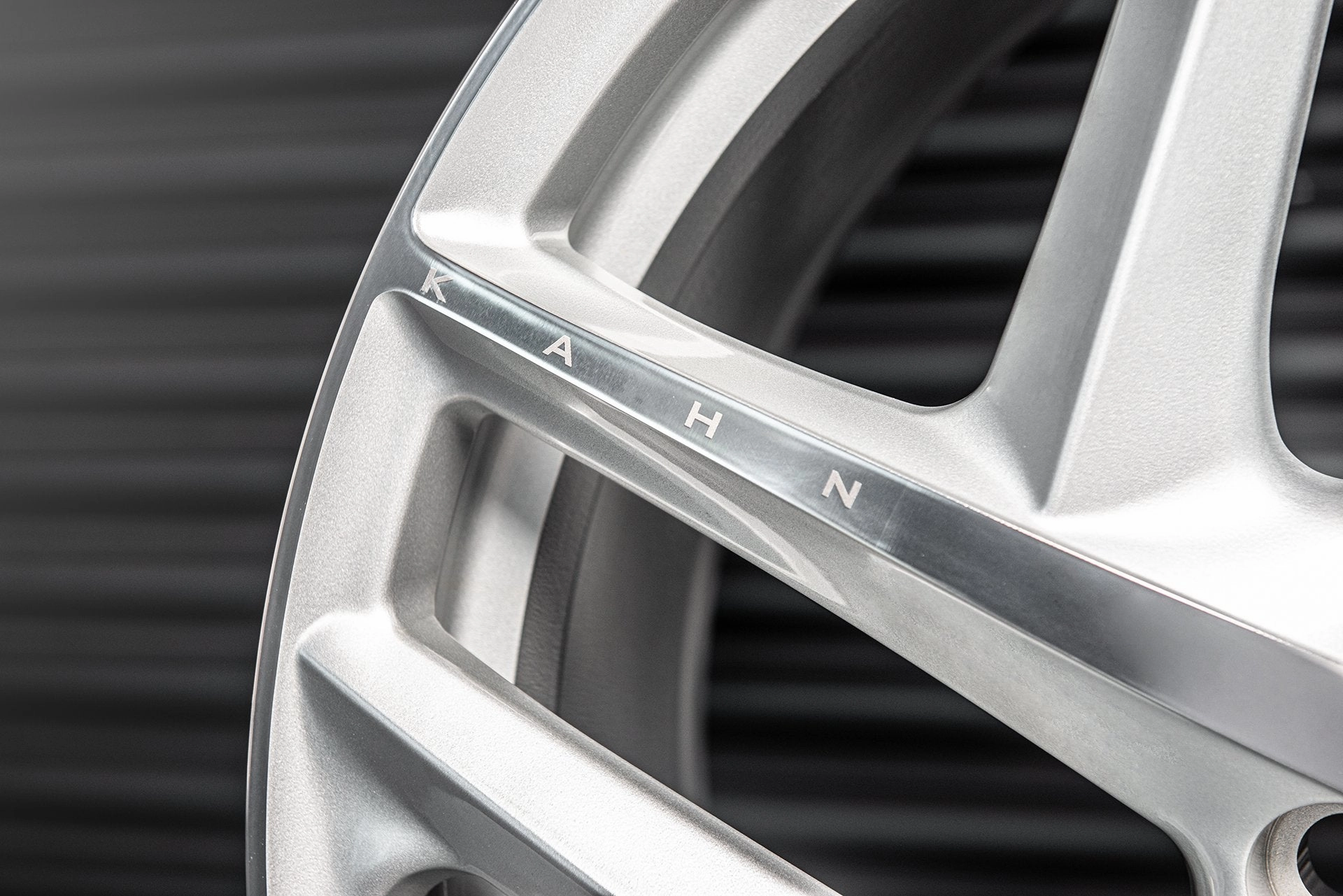 Land Rover Defender (2020-Present) Type 52 RS-Forged Alloy Wheels
