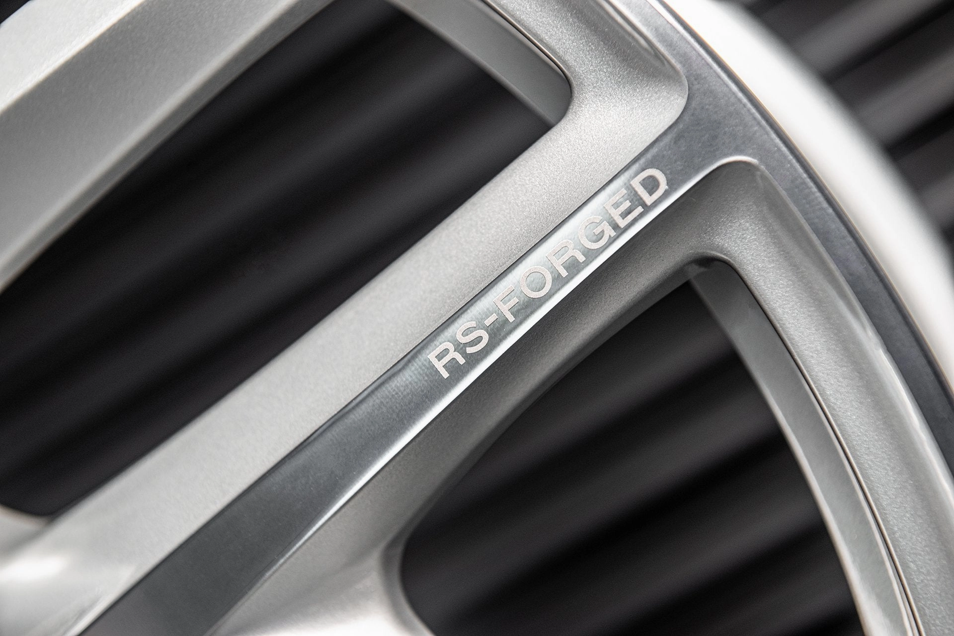 Land Rover Defender (2020-Present) Type 52 RS-Forged Alloy Wheels