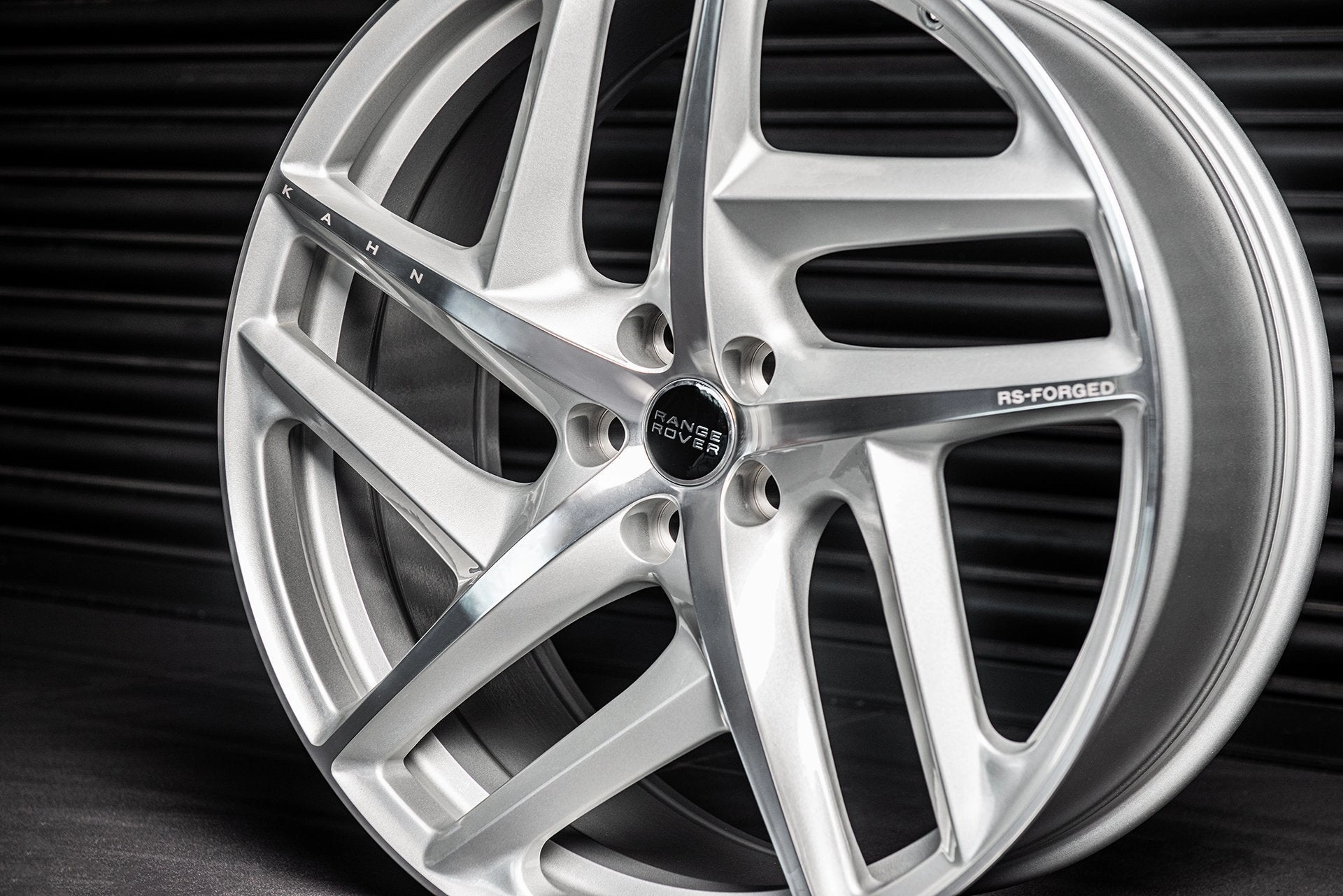 Land Rover Defender (2020-Present) Type 52 RS-Forged Alloy Wheels