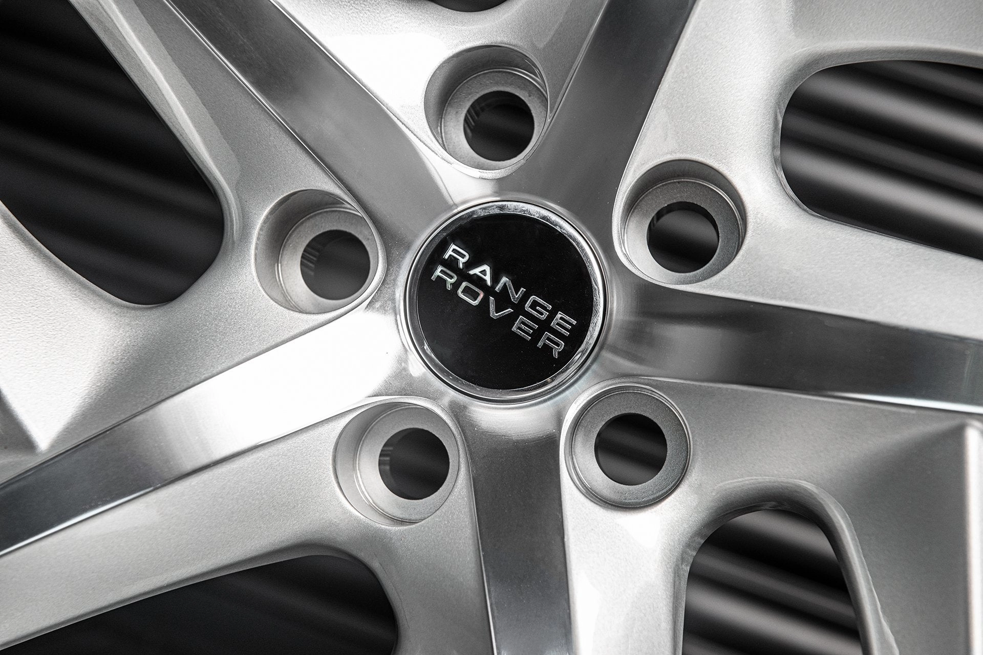 Land Rover Defender (2020-Present) Type 52 RS-Forged Alloy Wheels