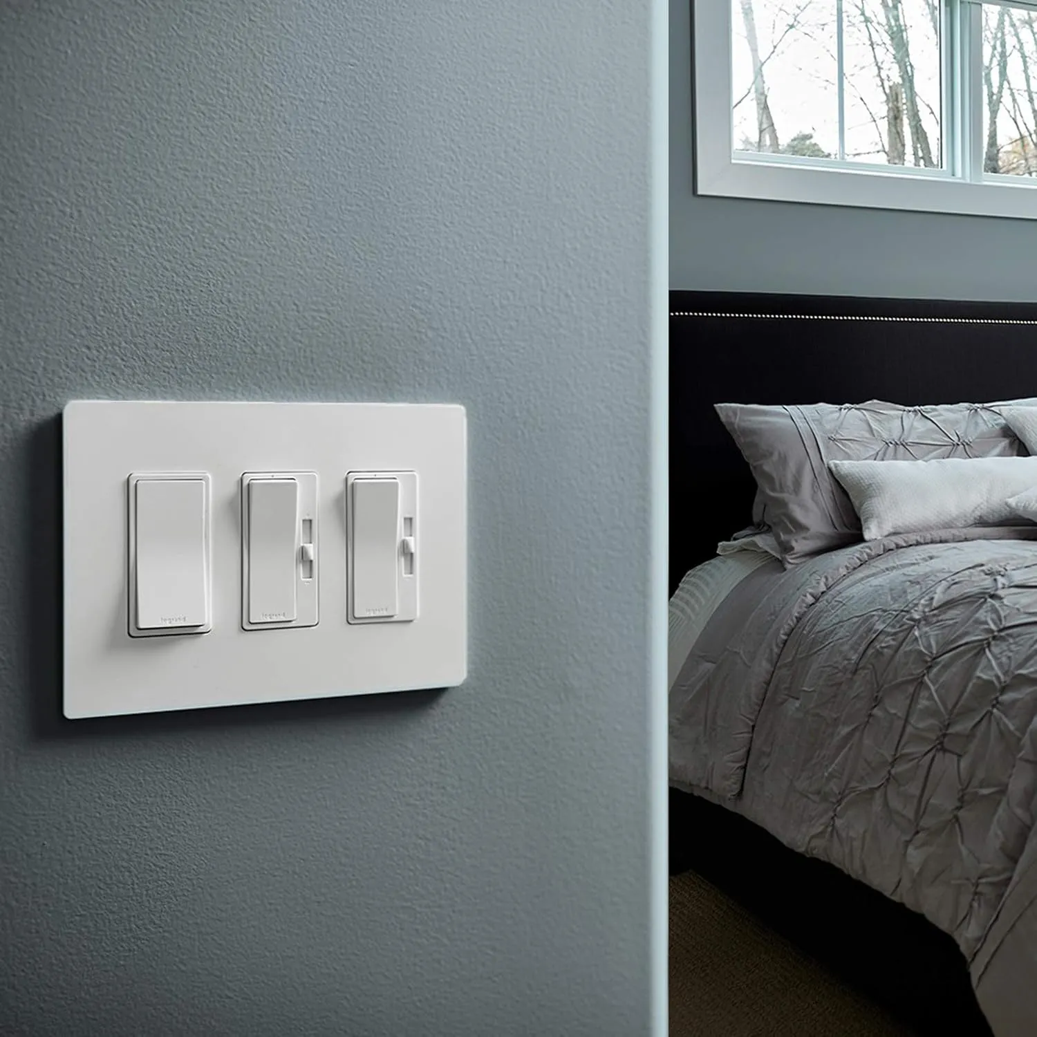 Legrand radiant RH703PTCCCV6 700W Preset Decorator Rocker Dimmer Light Switch with Locator Light for Incandescent and Halogen Bulbs, Single Pole/3-Way, White/Light Almond/Ivory (1 Count)