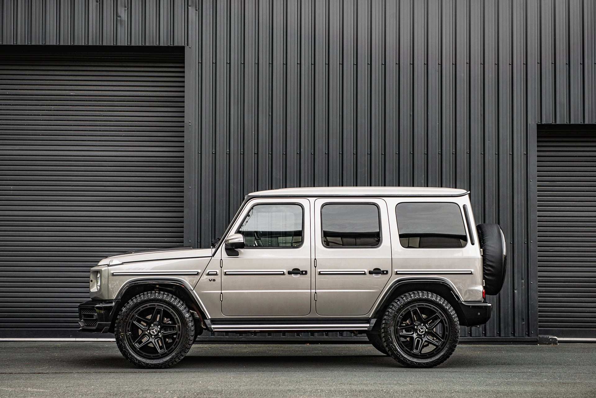Mercedes-Benz G-wagon - Silver Exterior