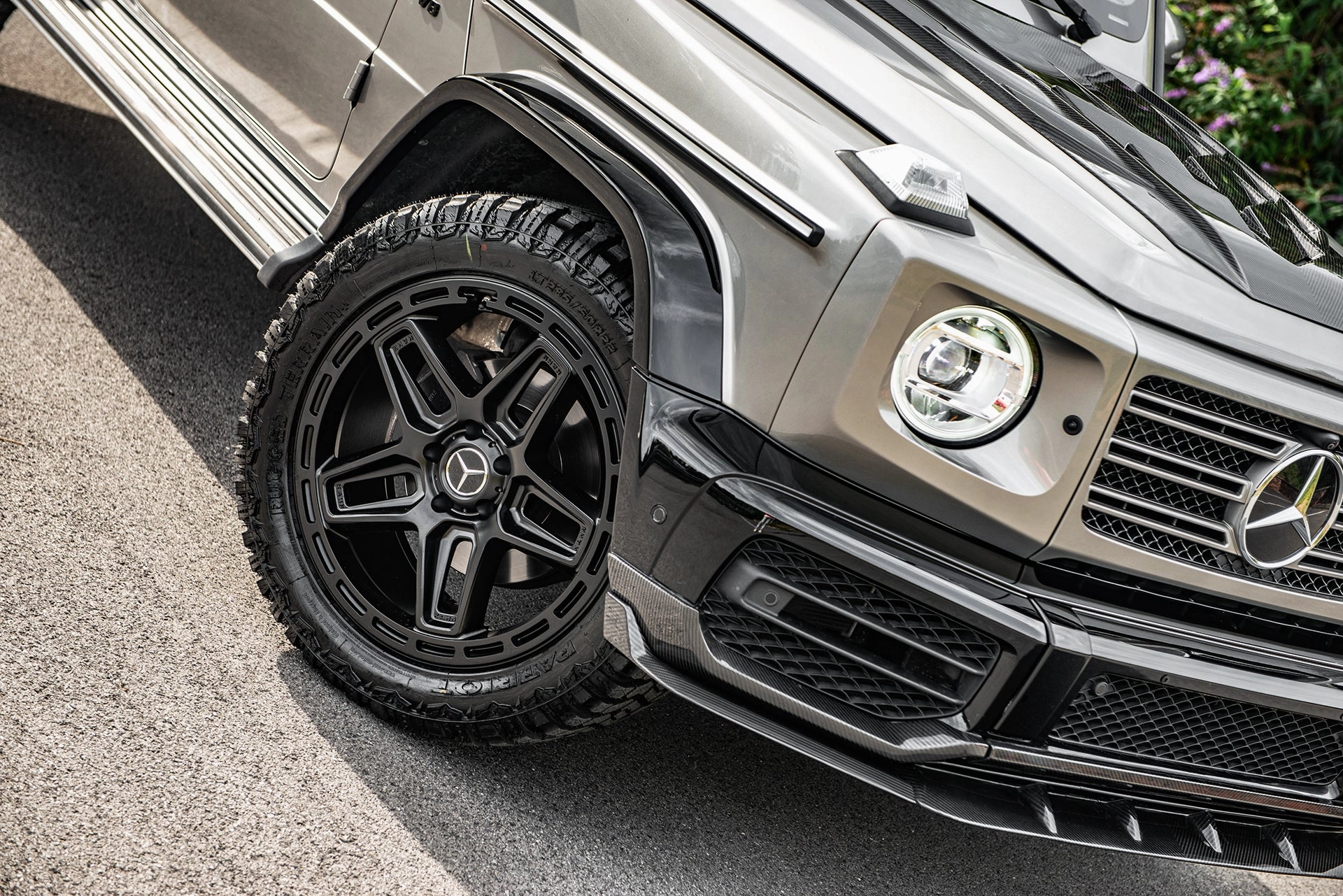 Mercedes-Benz G-wagon - Silver Exterior