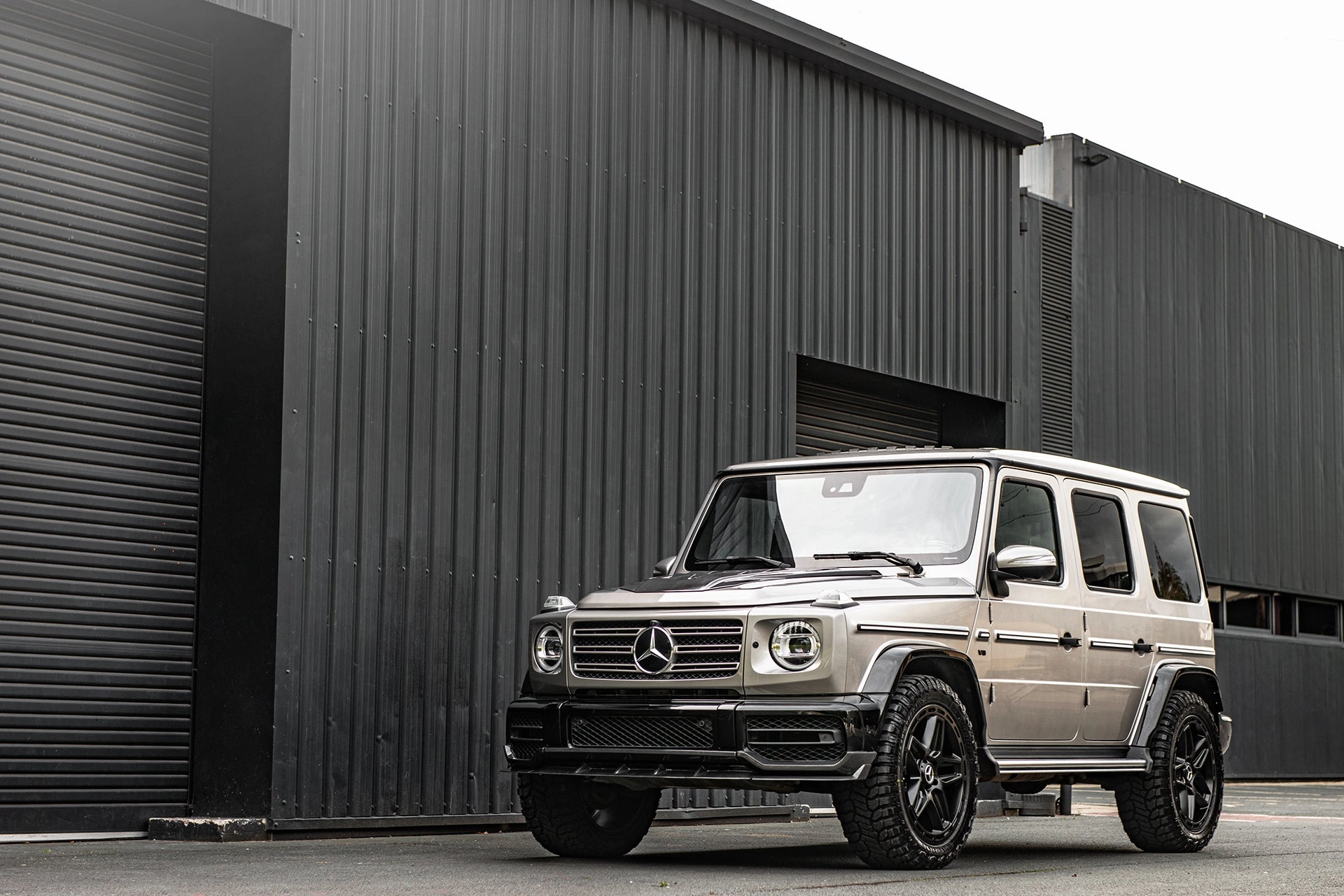 Mercedes-Benz G-wagon - Silver Exterior