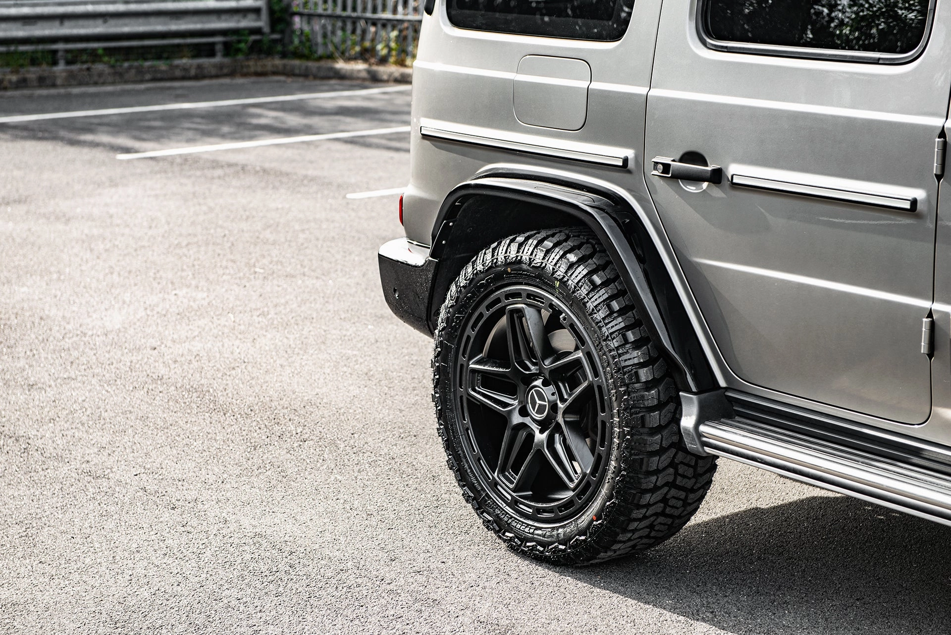 Mercedes-Benz G-wagon - Silver Exterior