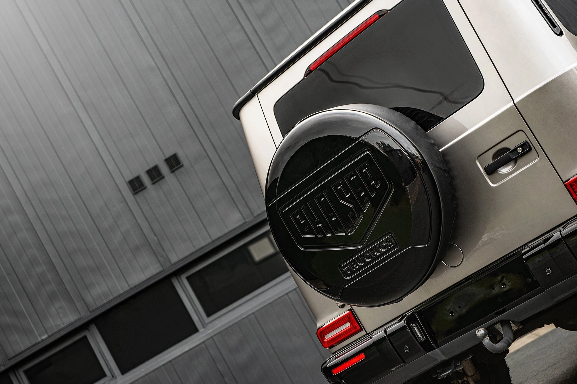 Mercedes-Benz G-wagon - Silver Exterior