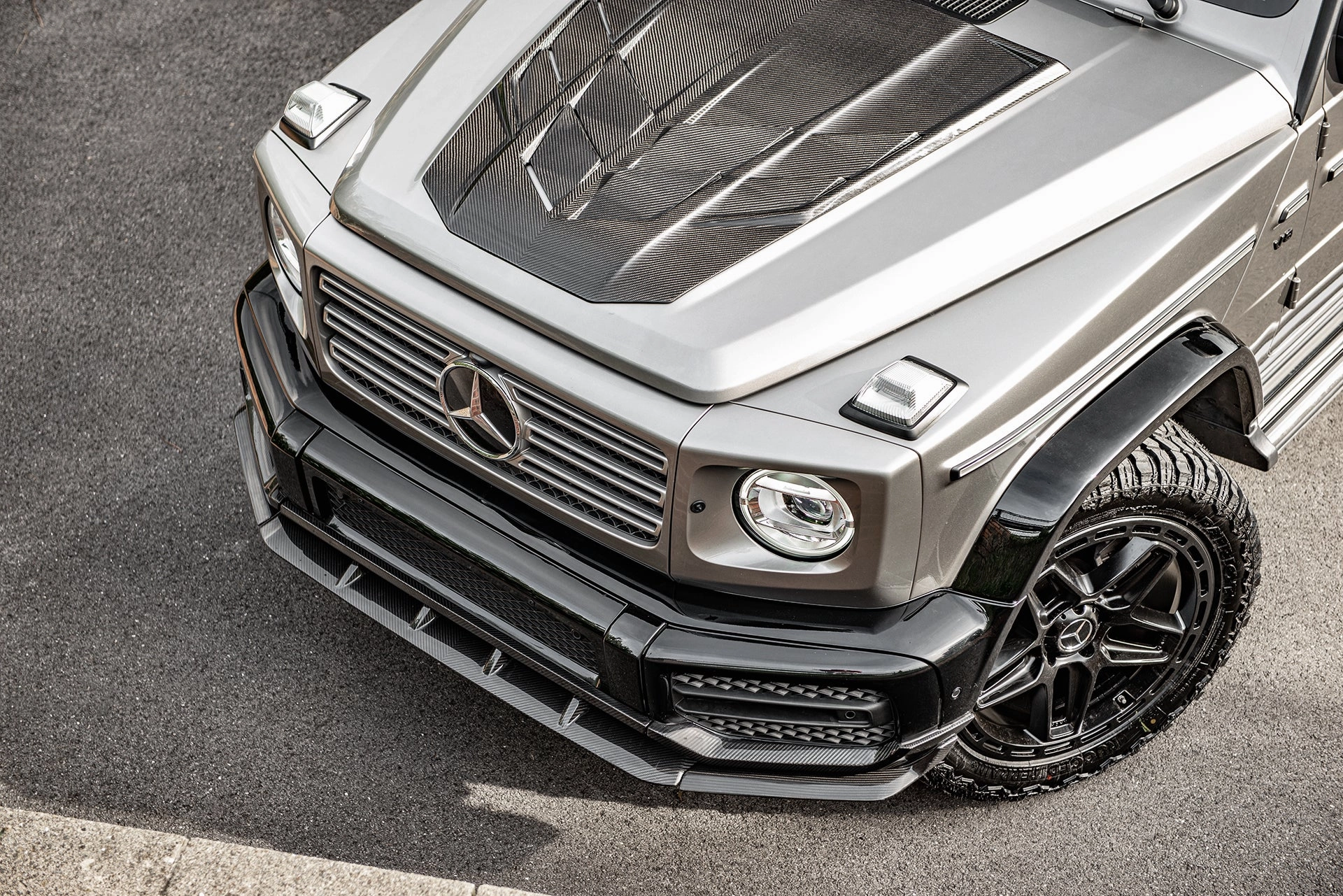 Mercedes-Benz G-wagon - Silver Exterior