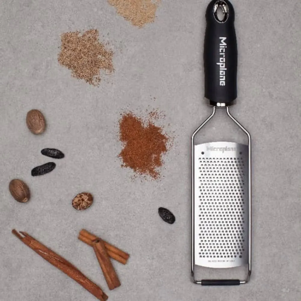 Microplane Gourmet Series Hard Cheese Grater (Fine, Black)