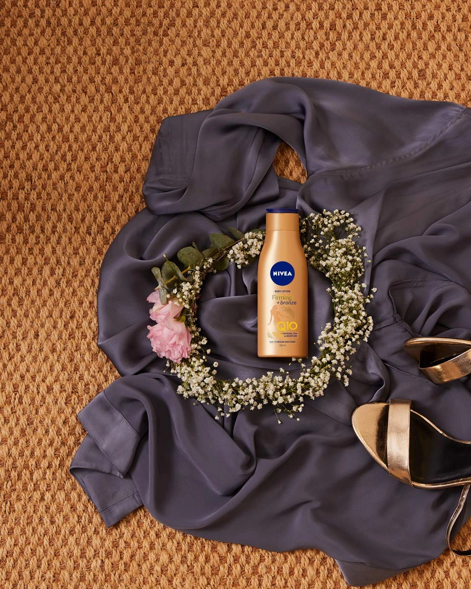 NIVEA Q10 Firming   Radiance Gradual Tan Moisturiser 200ml