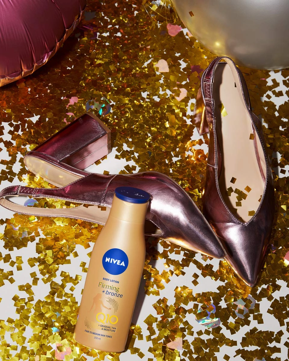 NIVEA Q10 Firming   Radiance Gradual Tan Moisturiser 200ml