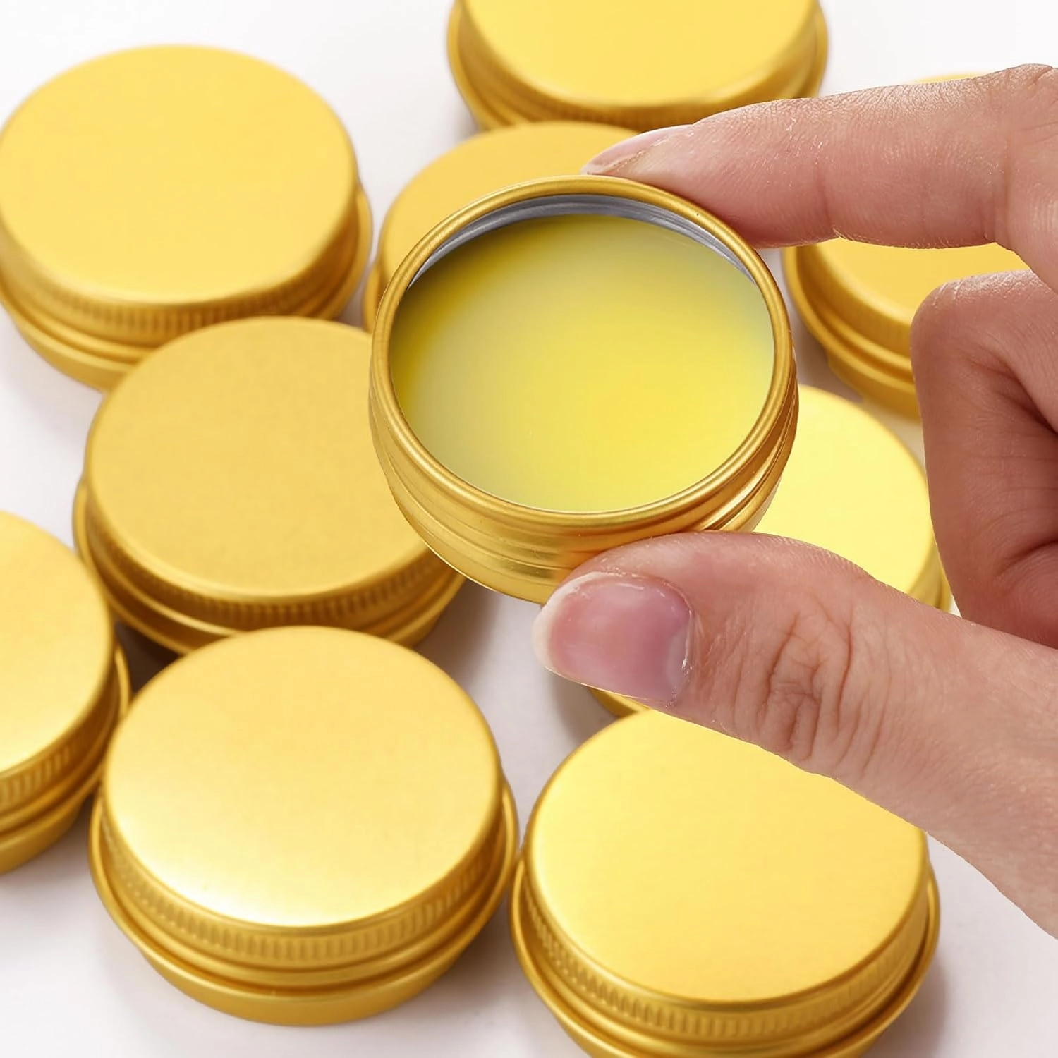 Patelai 64 Pieces Lip Balm Tin Containers Screw Top Round Tin Cans Aluminum Jar with Screw Lid, Empty Bottle Travel Cosmetic Sample Container for DIY(0.5 oz,Gold)