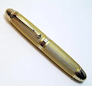 Perfume Atomizer in Pen Shape Travel Size Perfume refillable with Leakage Proof Atomizer Spray Pump.