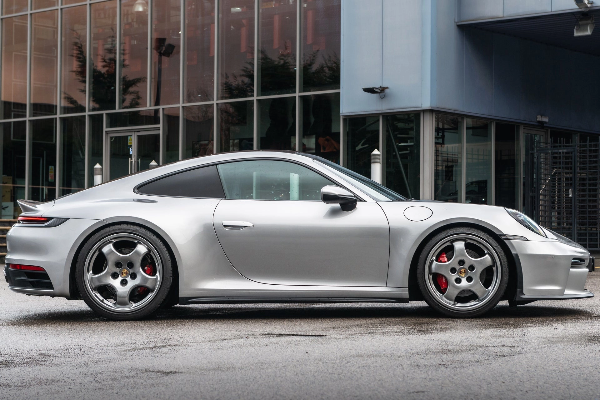 Porsche Targa 992 - Silver Exterior