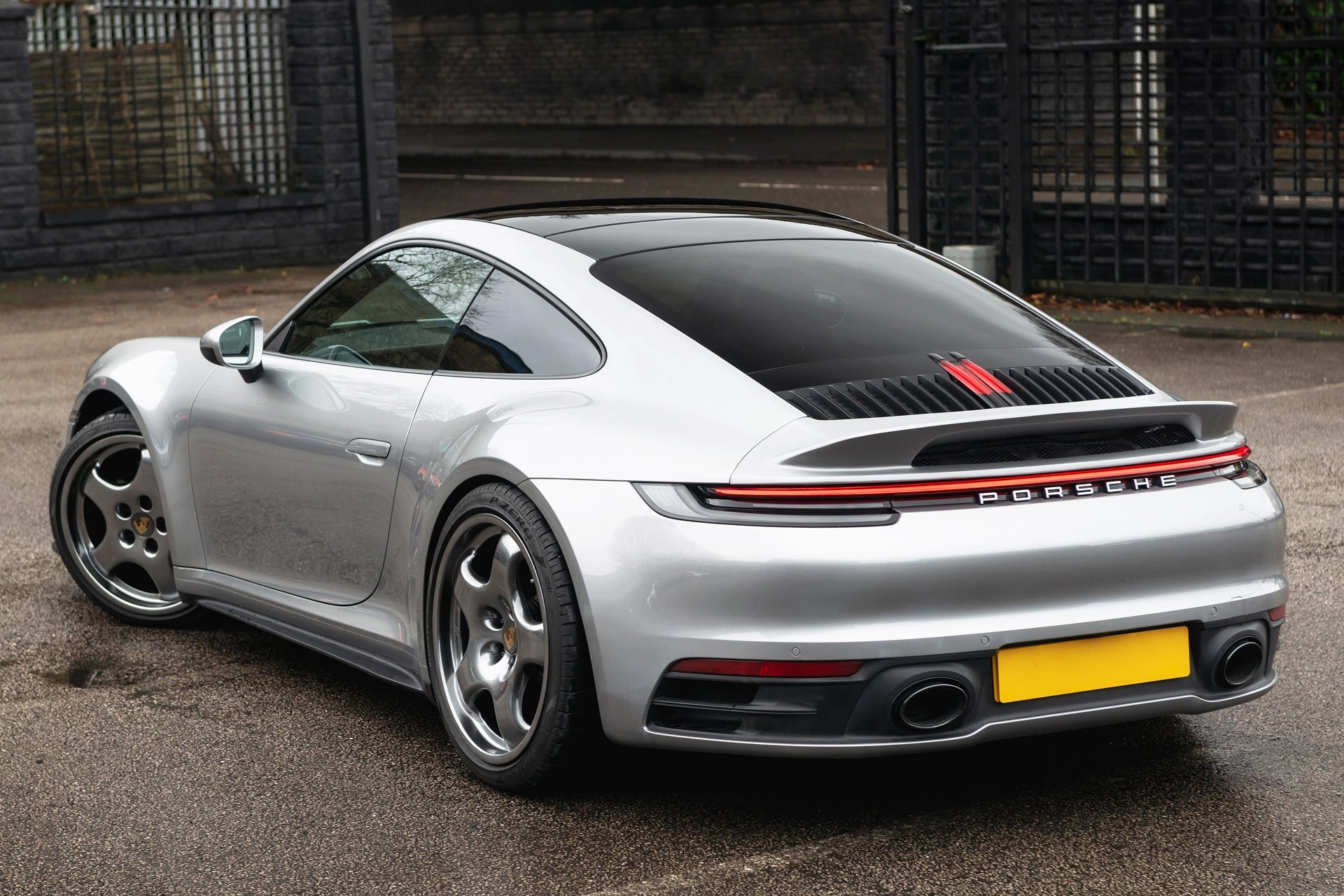 Porsche Targa 992 - Silver Exterior