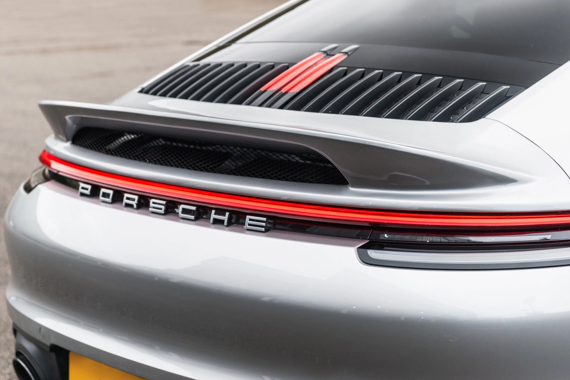 Porsche Targa 992 - Silver Exterior
