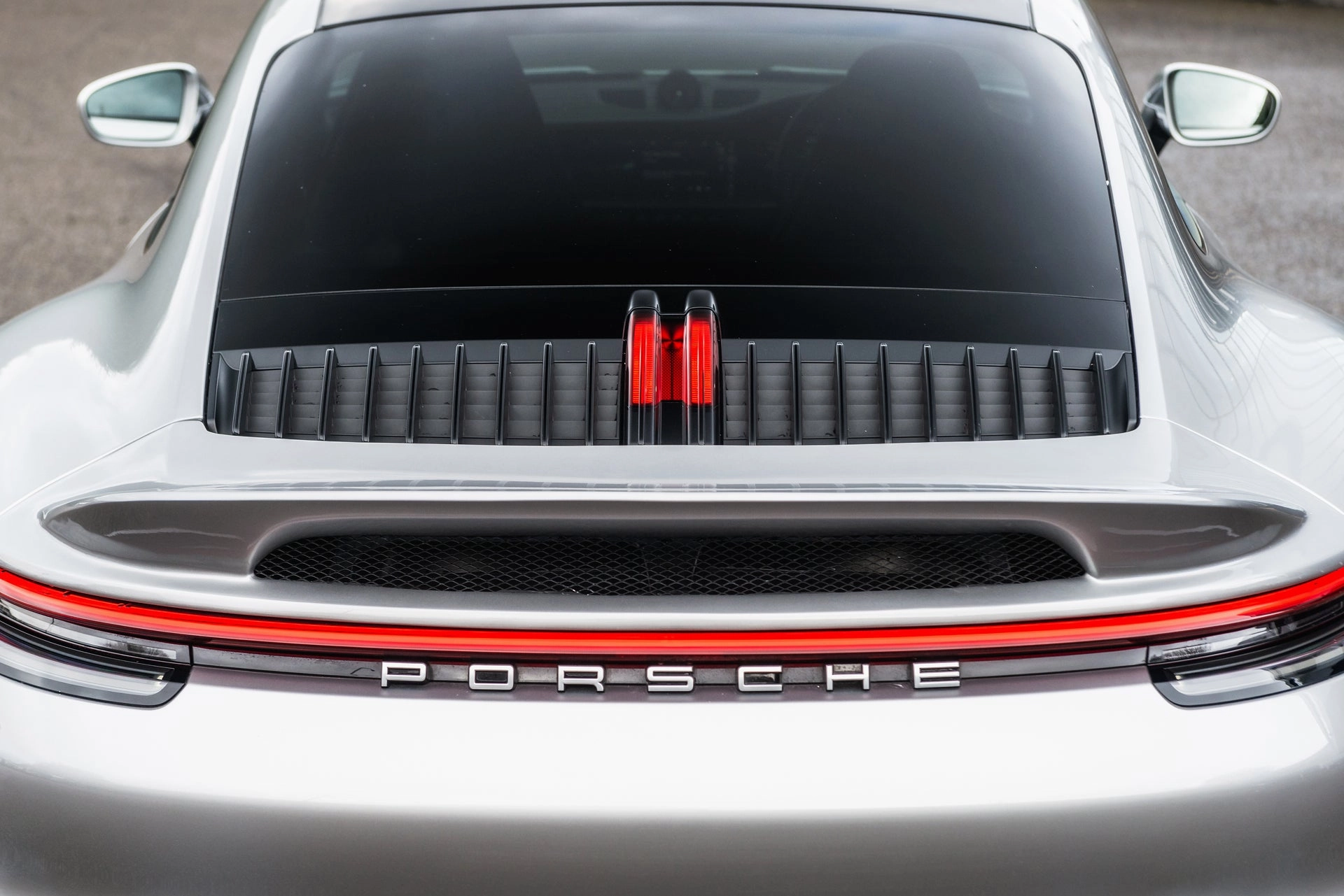 Porsche Targa 992 - Silver Exterior