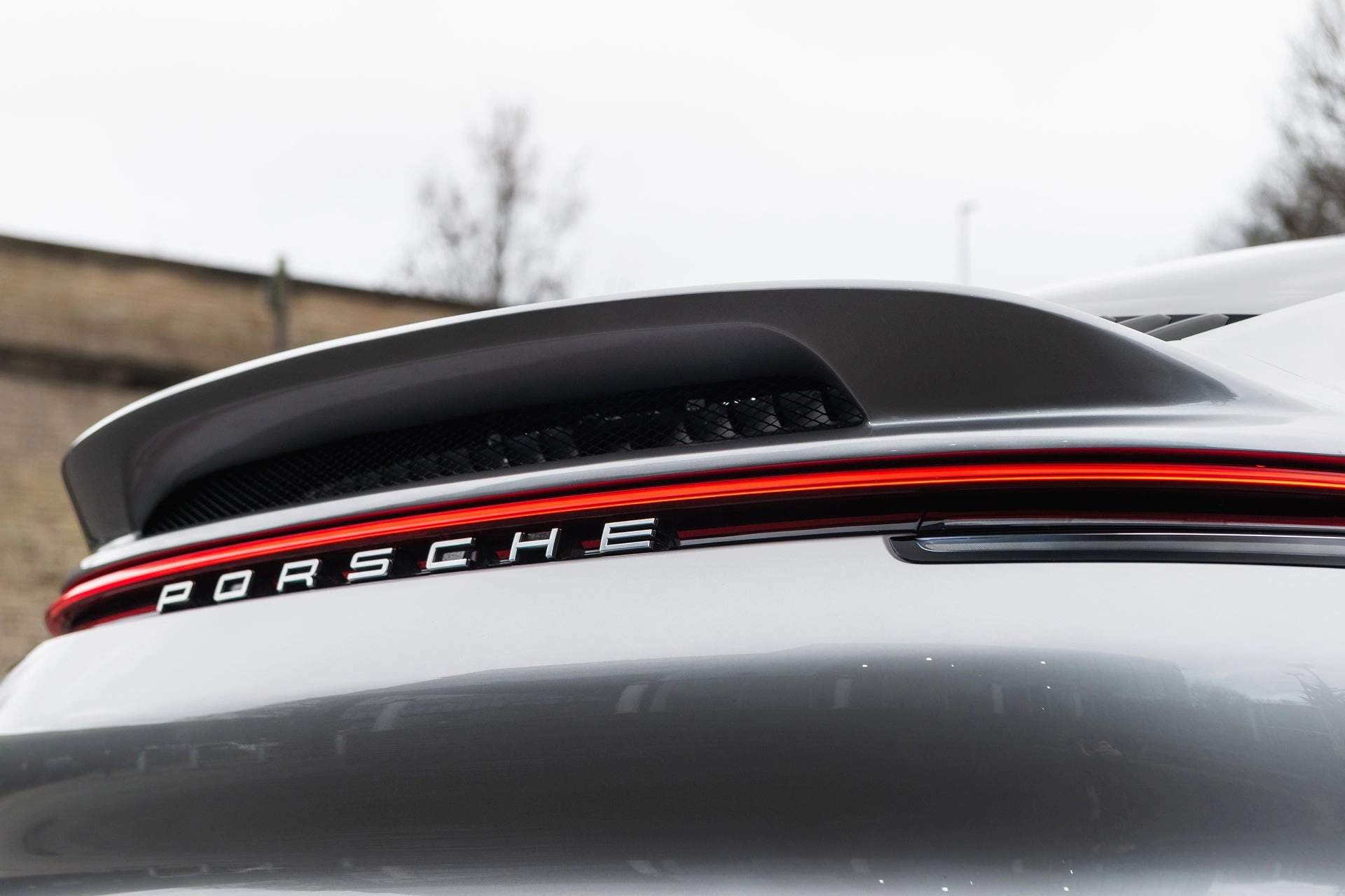 Porsche Targa 992 - Silver Exterior