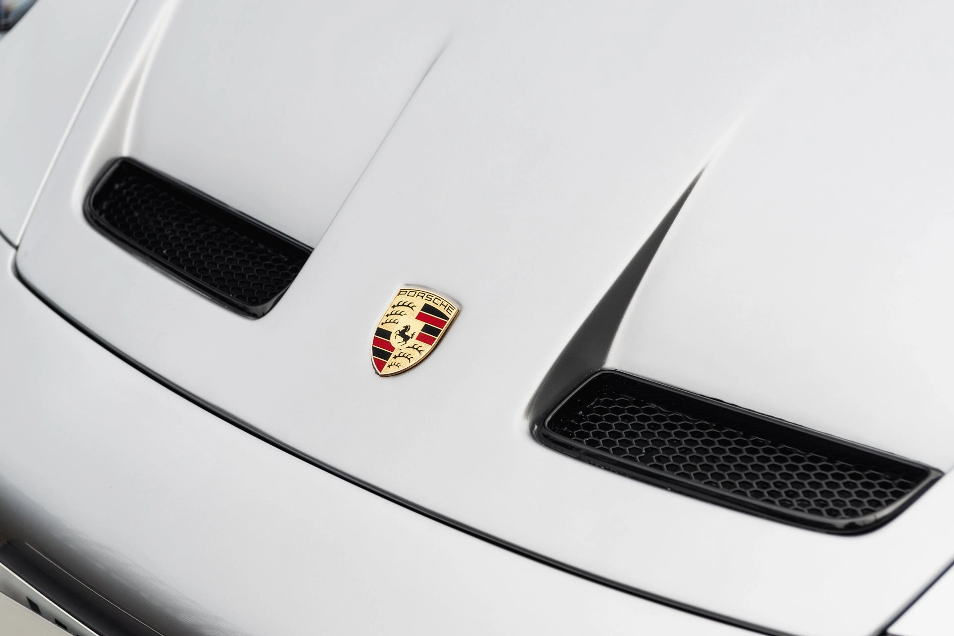 Porsche Targa 992 - Silver Exterior