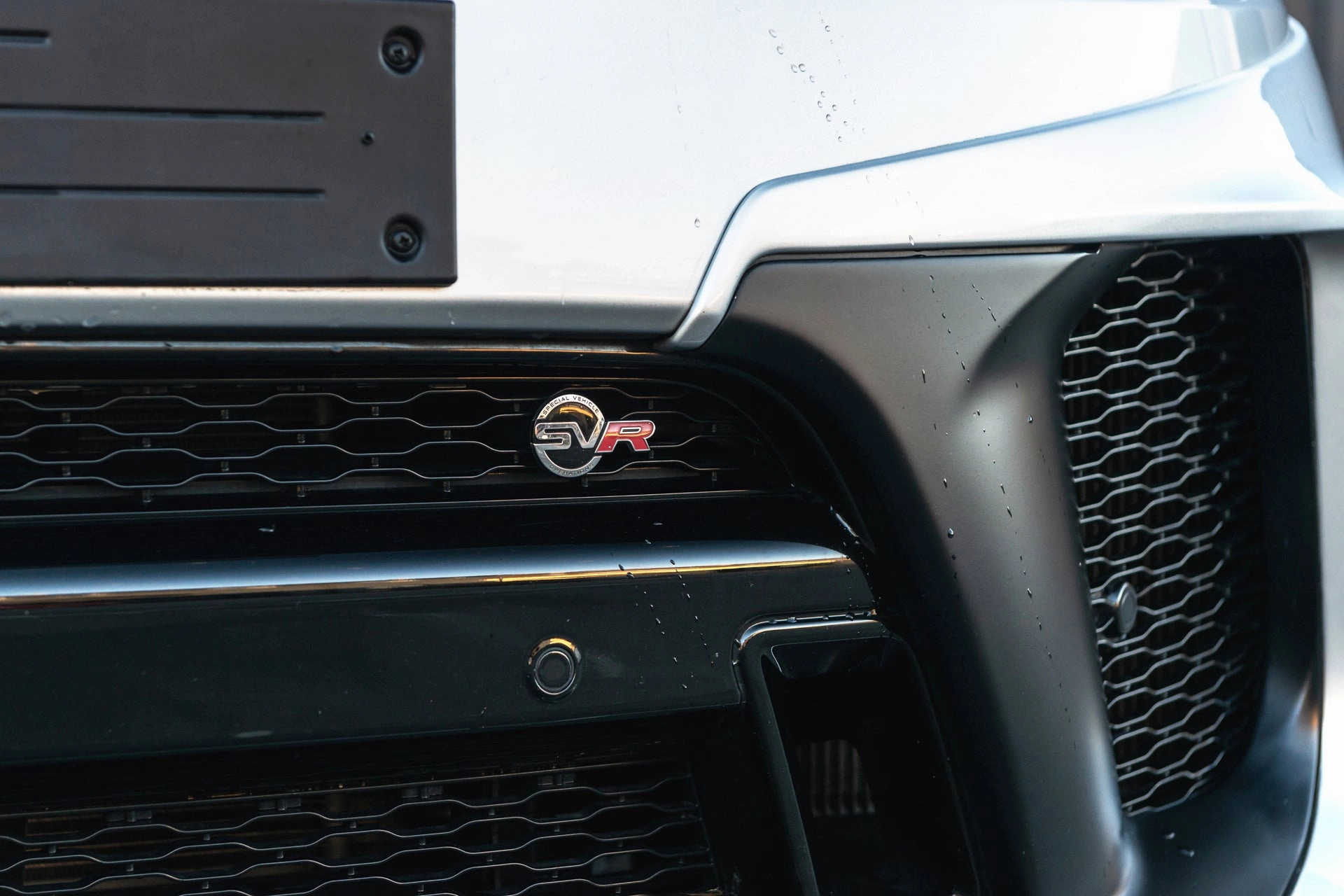 Range Rover Sport SVR Pace car - Silver Exterior