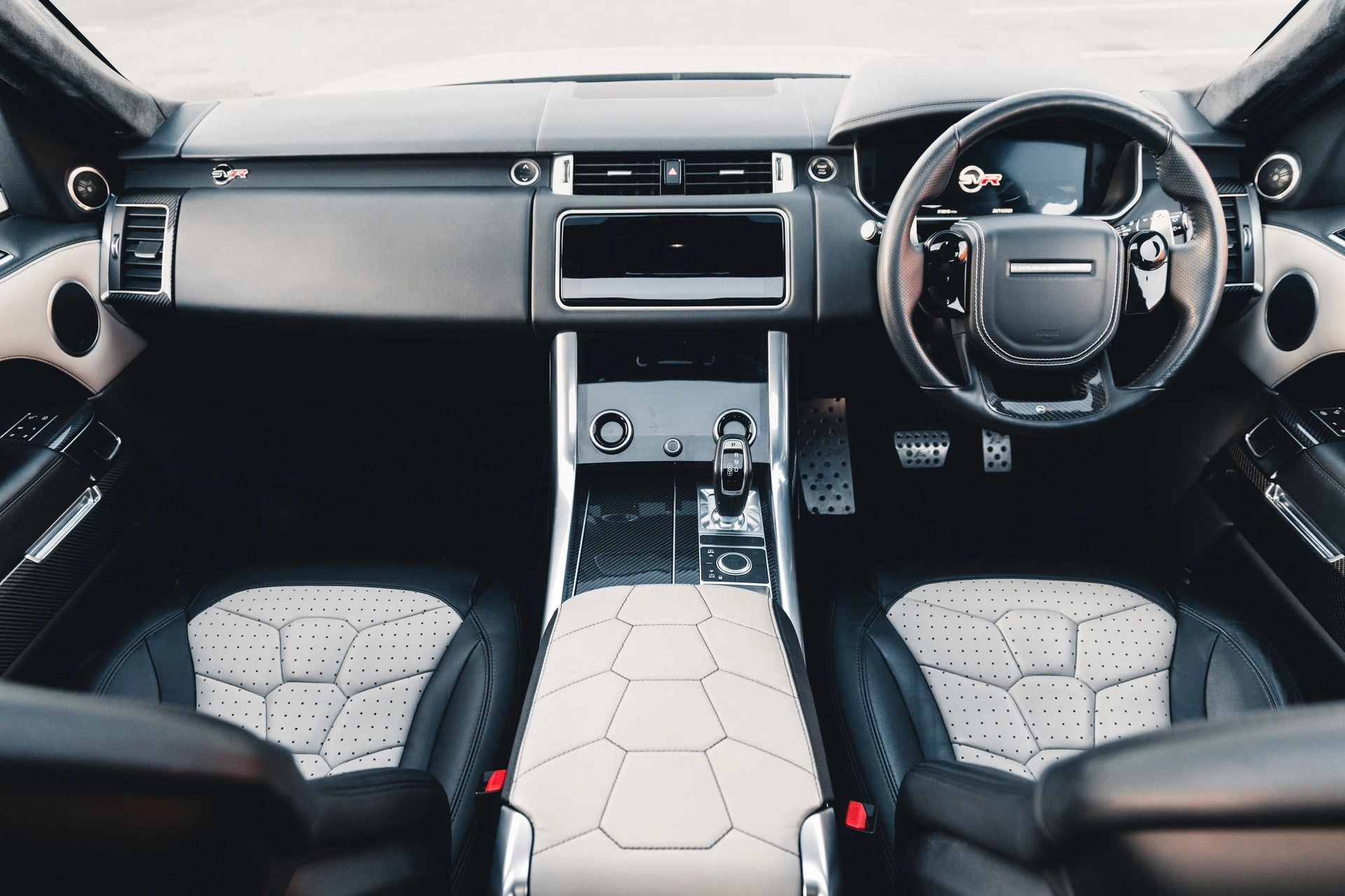 Range Rover Sport SVR Pace car - Silver Exterior
