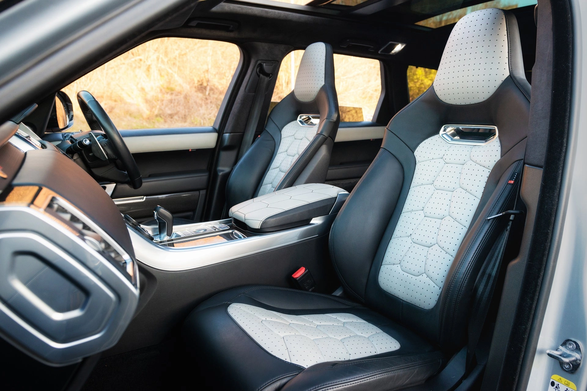 Range Rover Sport SVR Pace car - Silver Exterior