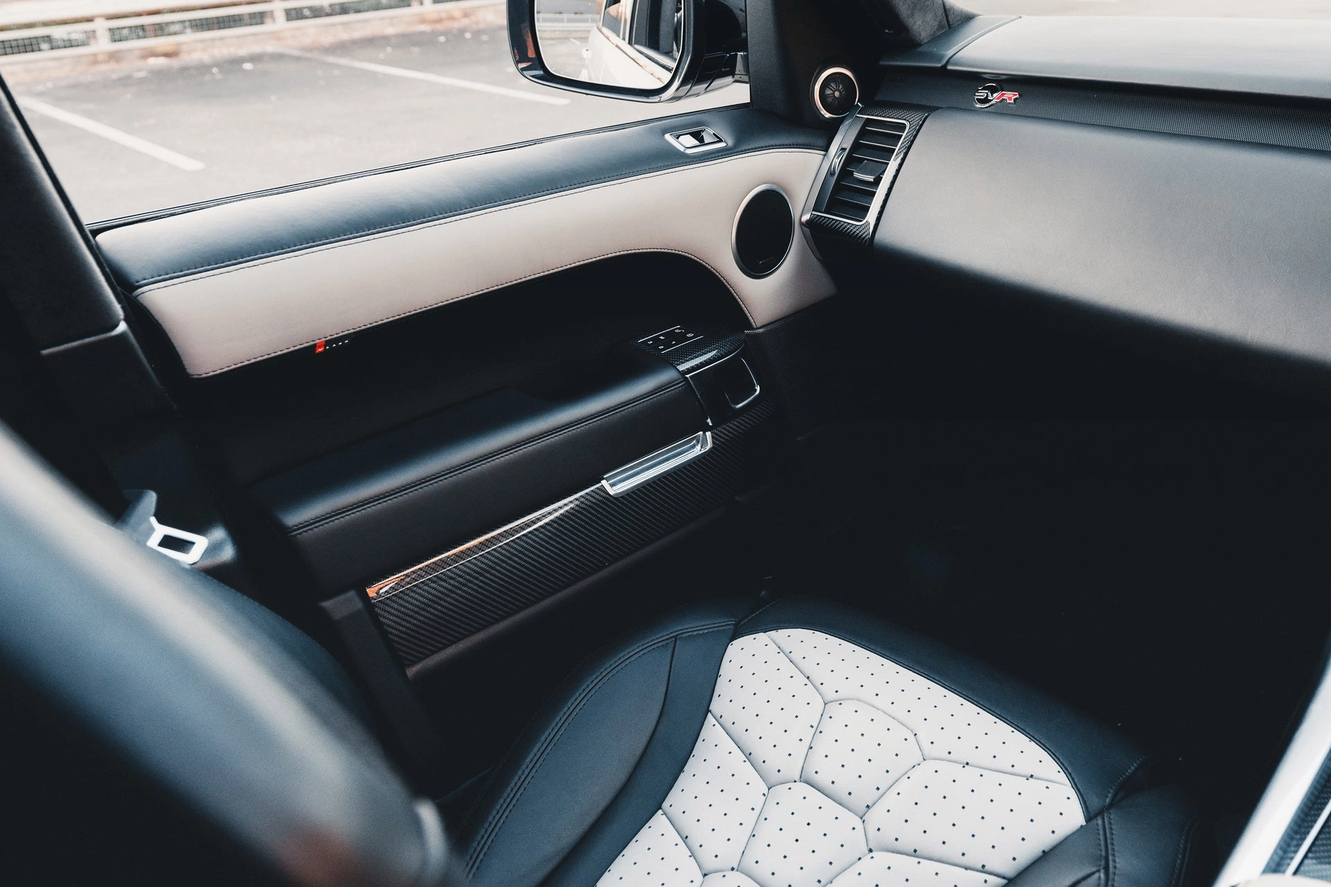 Range Rover Sport SVR Pace car - Silver Exterior