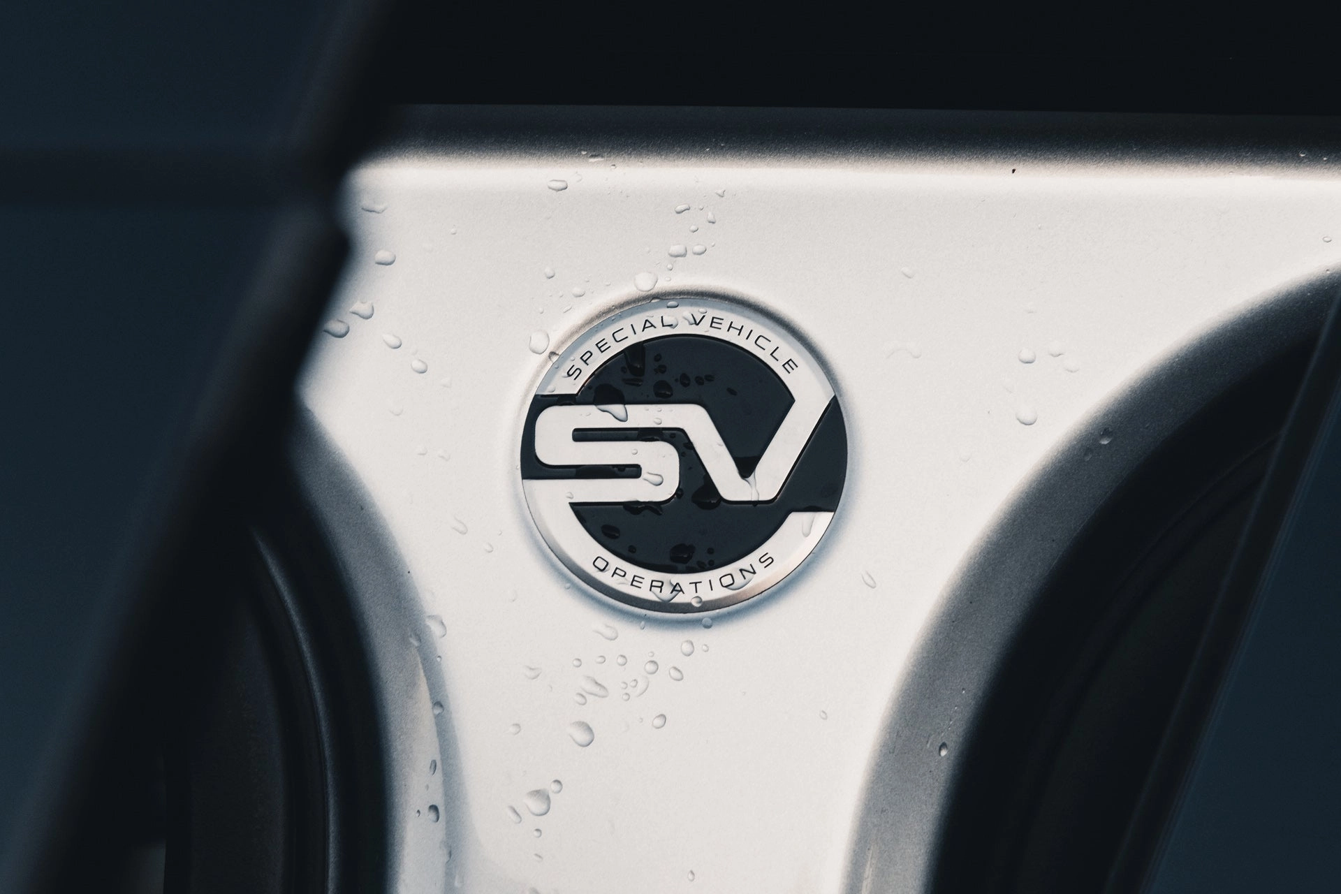 Range Rover Sport SVR Pace car - Silver Exterior