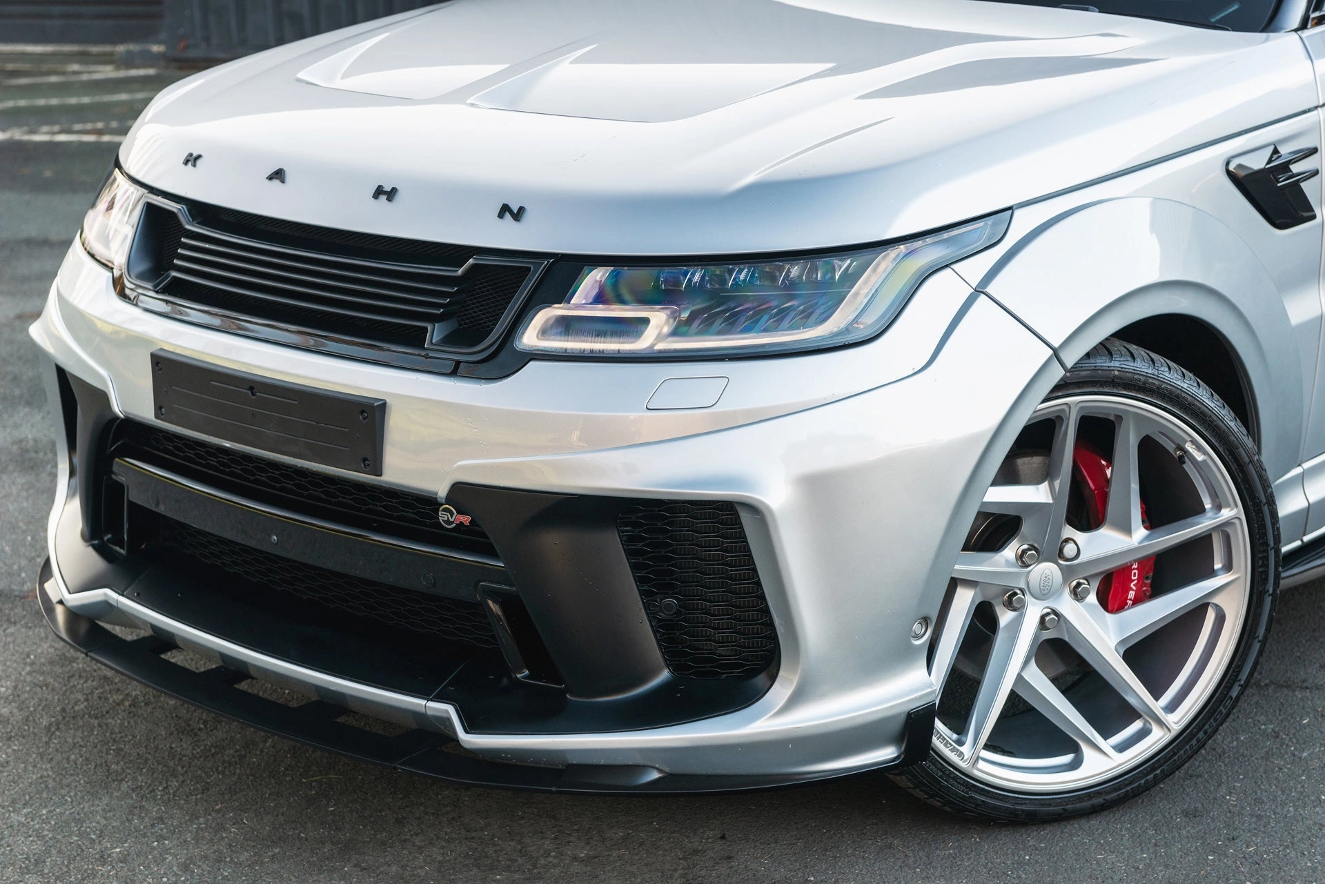 Range Rover Sport SVR Pace car - Silver Exterior