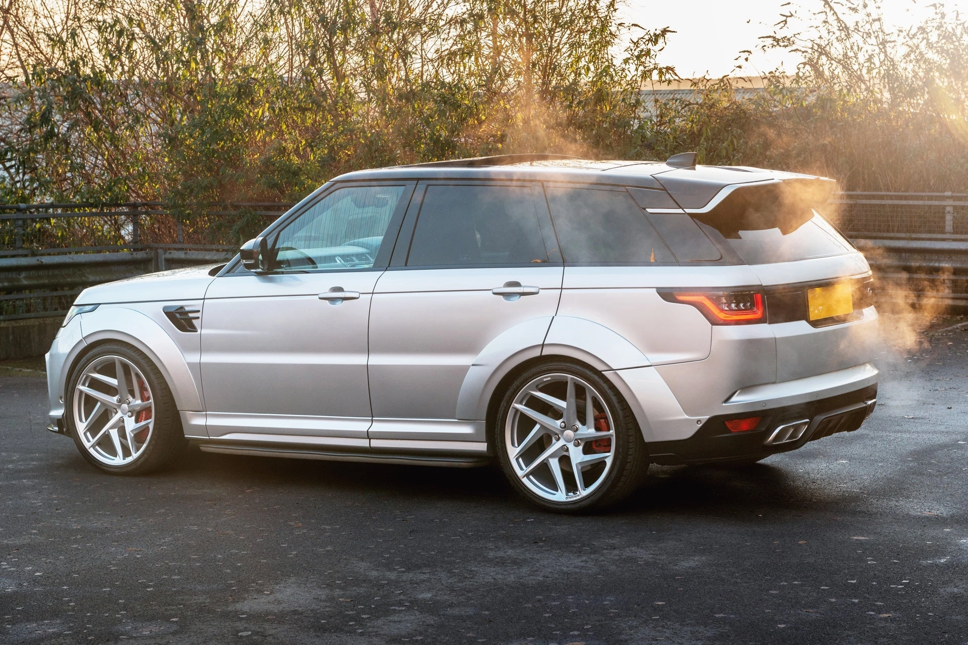 Range Rover Sport SVR Pace car - Silver Exterior