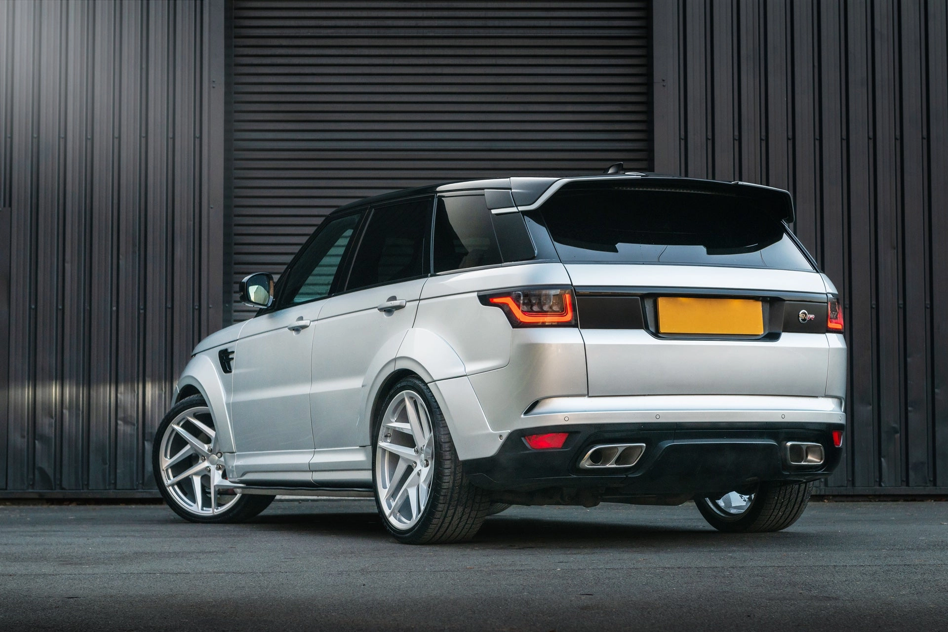 Range Rover Sport SVR Pace car - Silver Exterior