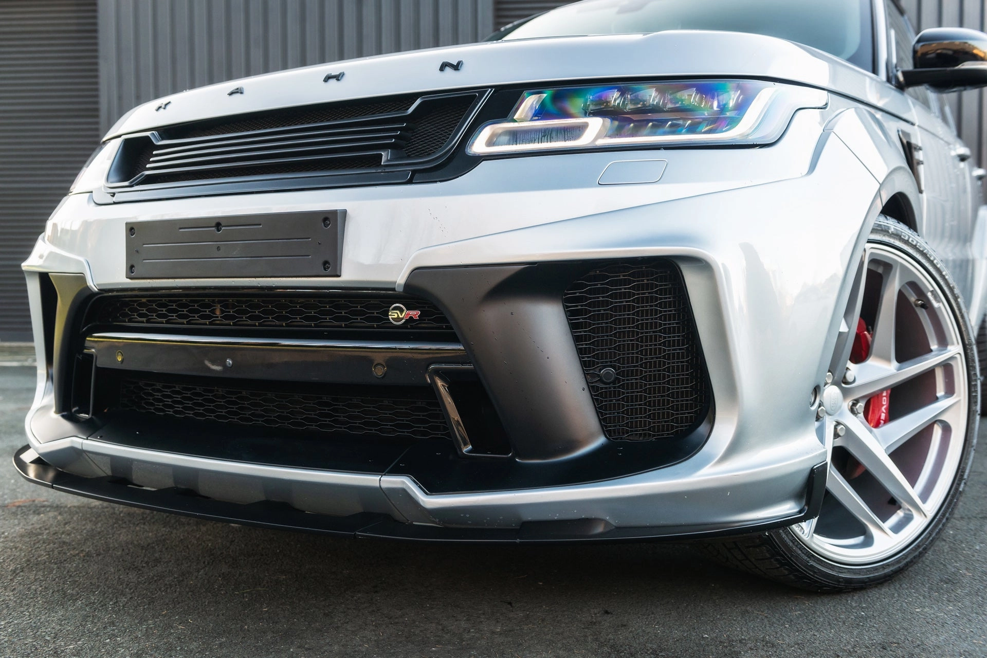 Range Rover Sport SVR Pace car - Silver Exterior