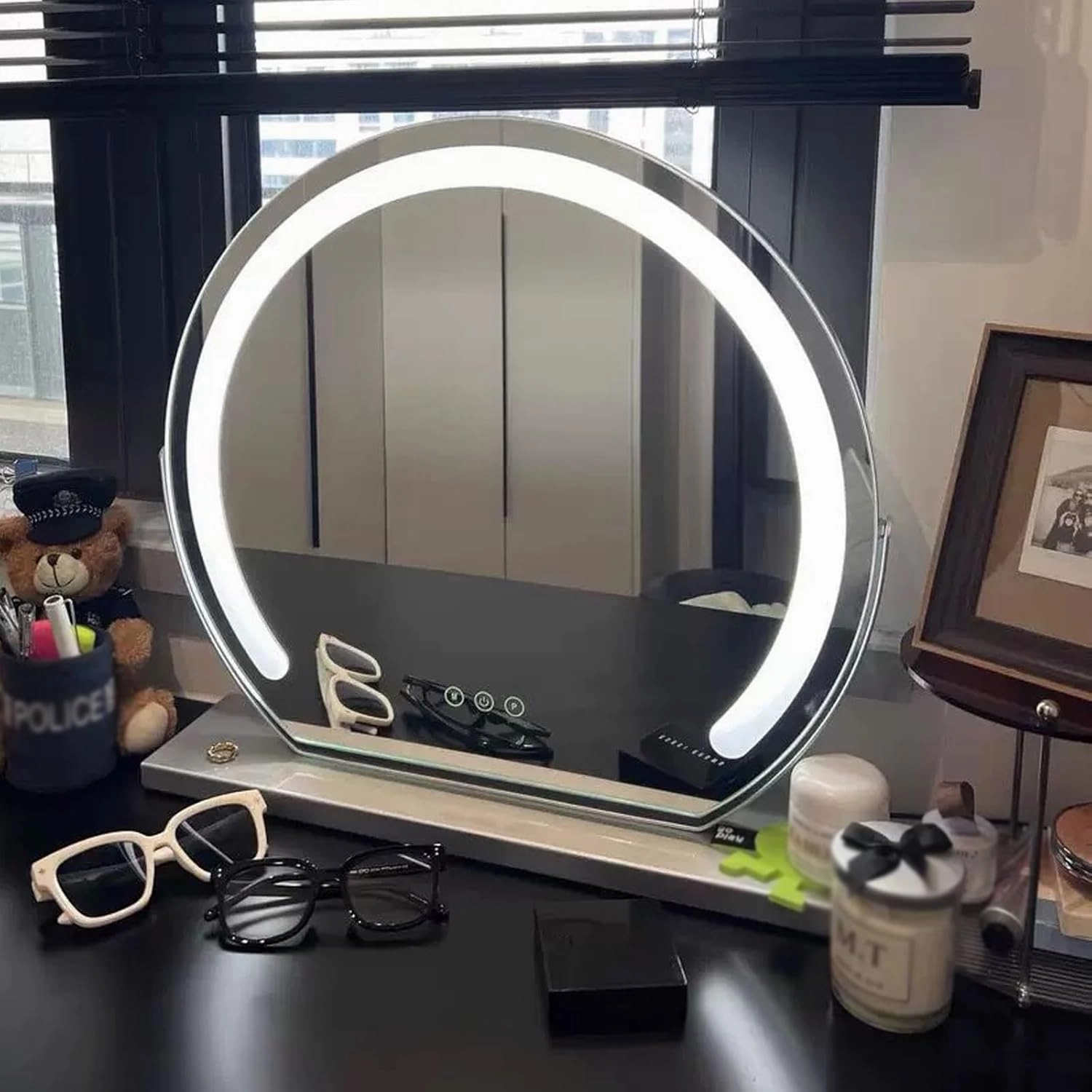 Round Standing Makeup Mirror, Lighted Makeup Mirror, Hollywood Vanity Mirror with Led Lights, Three Color Lighting Modes, Smart Touch Control, 360°Rotation, Black, Gold, White(Gold,30cm)
