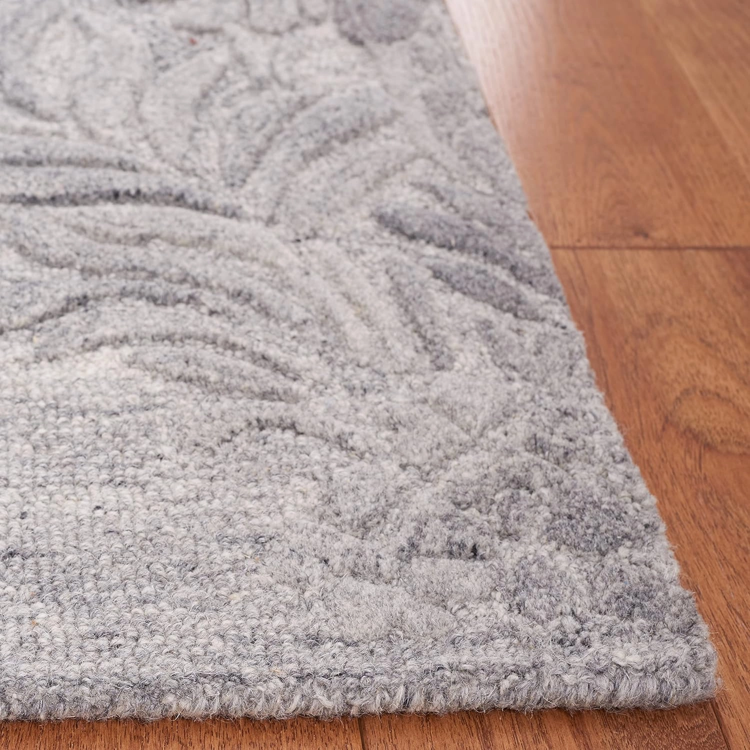 SAFAVIEH Jardin Collection Area Rug - 5' x 8', Grey, Handmade Wool, Ideal for High Traffic Areas in Living Room, Bedroom (JAR732G)