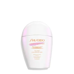 Shiseido Urban Environment Oil-Free Sunscreen SPF 42 - Protects, Hydrates, Mattifies & Works as Face Primer - Water Resistant for 40 Minutes - Non-Comedogenic