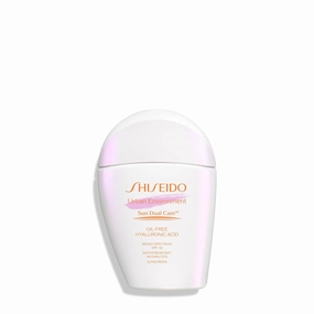 Shiseido Urban Environment Oil-Free Sunscreen SPF 42 - Protects, Hydrates, Mattifies & Works as Face Primer - Water Resistant for 40 Minutes - Non-Comedogenic