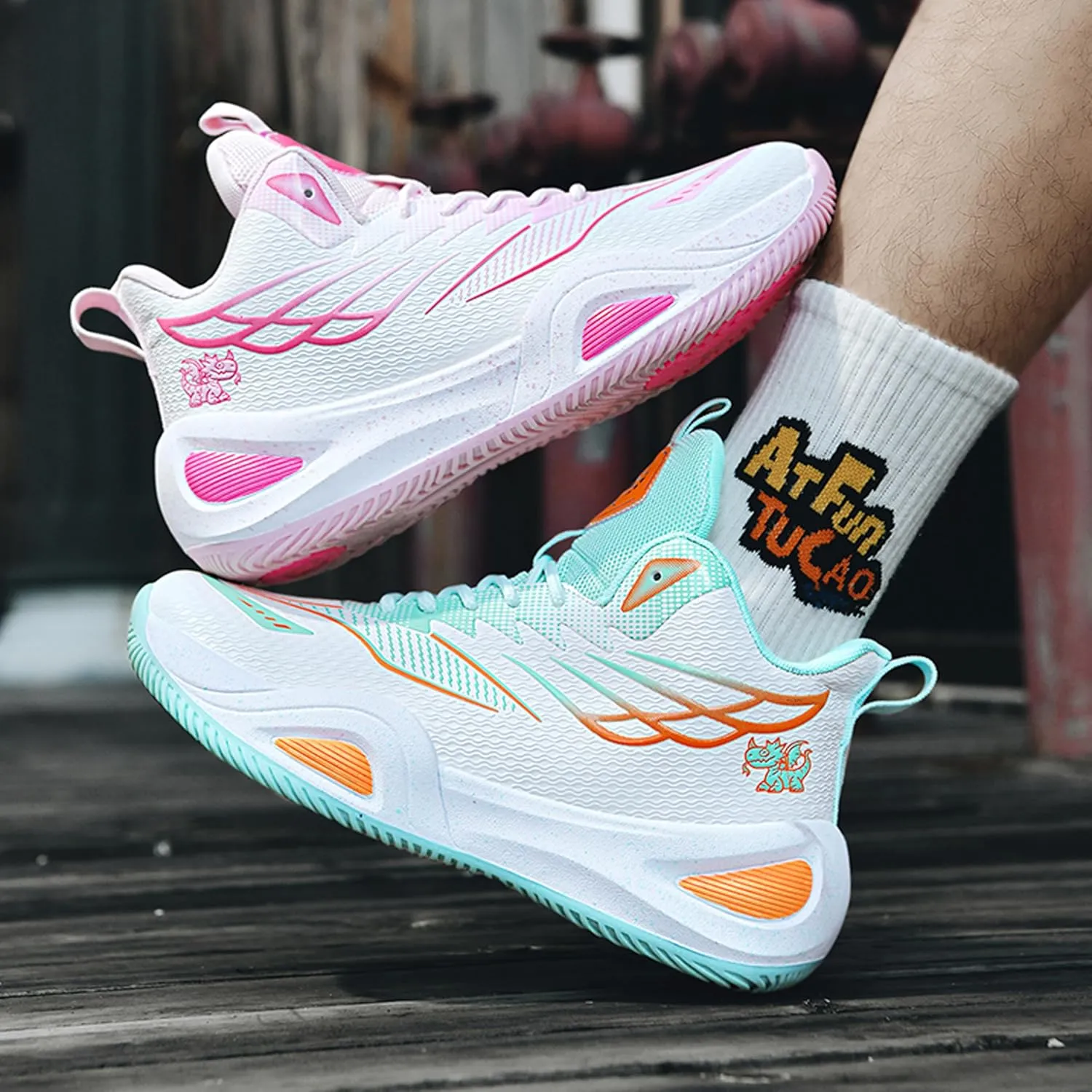Unisex Basketball Shoes High Top Anti Slip Night Light Wear-Resistant Sole Graffiti Design Running Shoes Sports Shoes